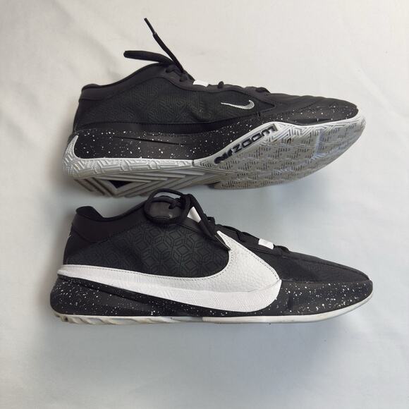 Nike Zoom Freak 5 Oreo Mens Sneaker Size 11.5 Black White DX4985-003 - Picture 1 of 10